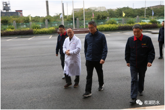 四川省什邡市市委副書記、市長卿偉一行蒞臨桂湖集團什邡生產(chǎn)基地調(diào)研指導